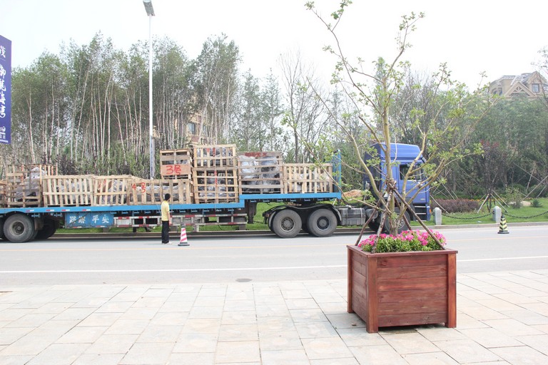 重12噸鐵藝變形金剛組裝搬運