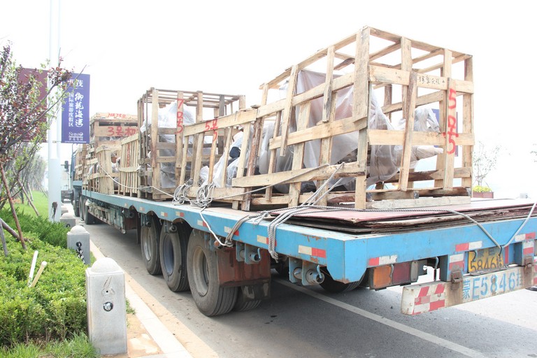 重12噸鐵藝變形金剛組裝搬運