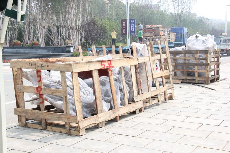 重12噸鐵藝變形金剛組裝搬運