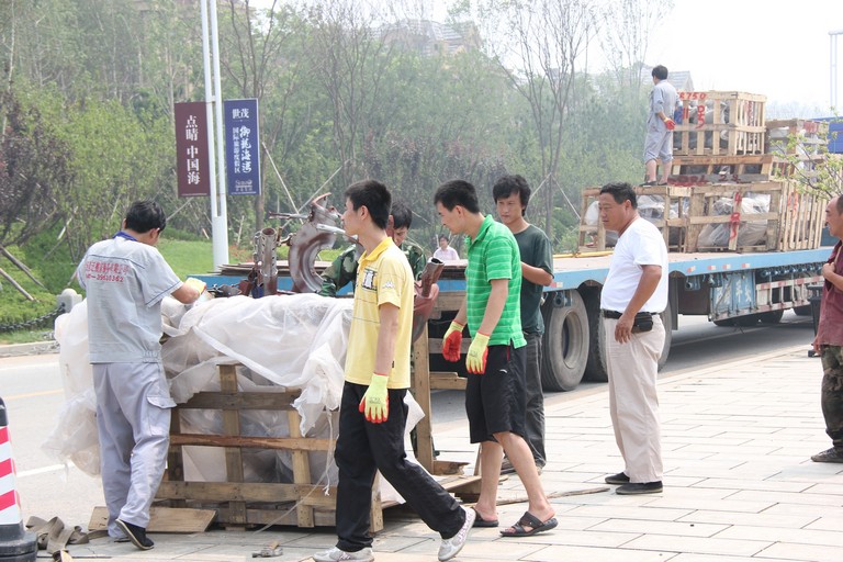 重12噸鐵藝變形金剛組裝搬運