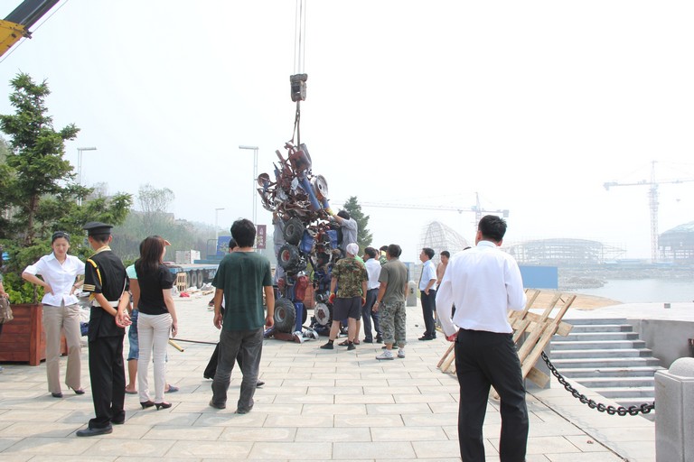 重12噸鐵藝變形金剛組裝搬運