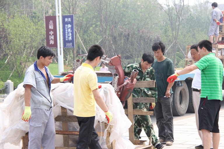 重12噸鐵藝變形金剛組裝搬運