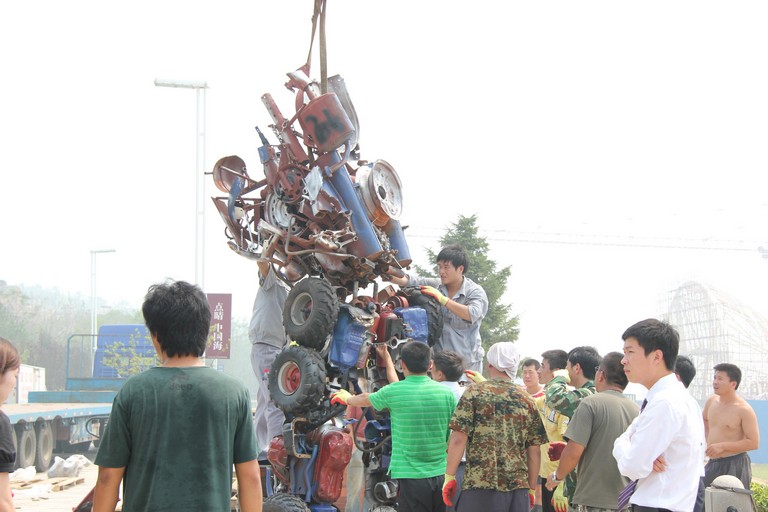 重12噸鐵藝變形金剛組裝搬運