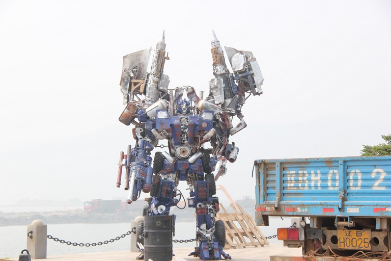 重12噸鐵藝變形金剛組裝搬運