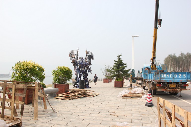 重12噸鐵藝變形金剛組裝搬運