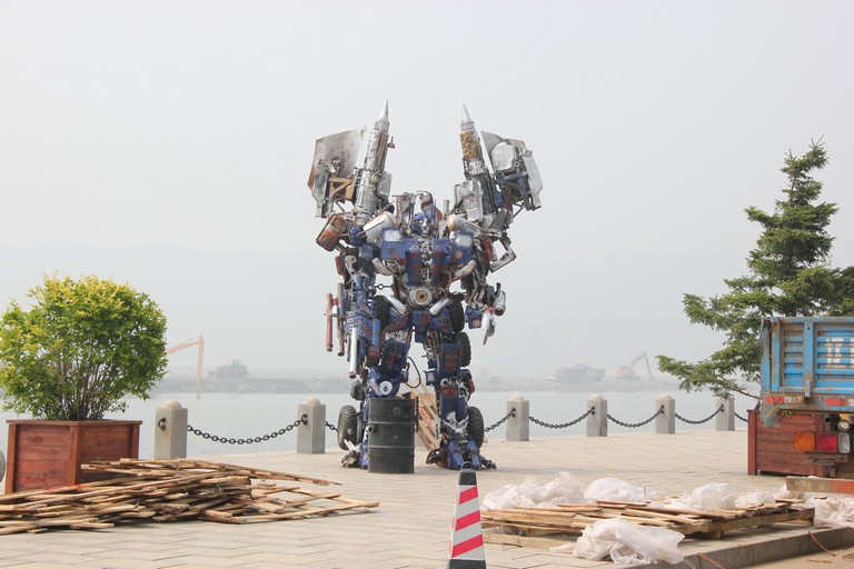 重12噸鐵藝變形金剛組裝搬運