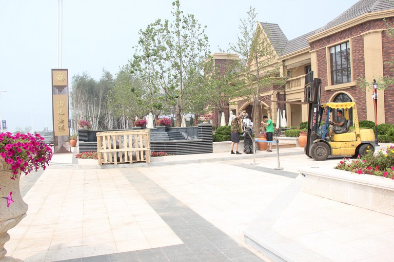 重12噸鐵藝變形金剛組裝搬運