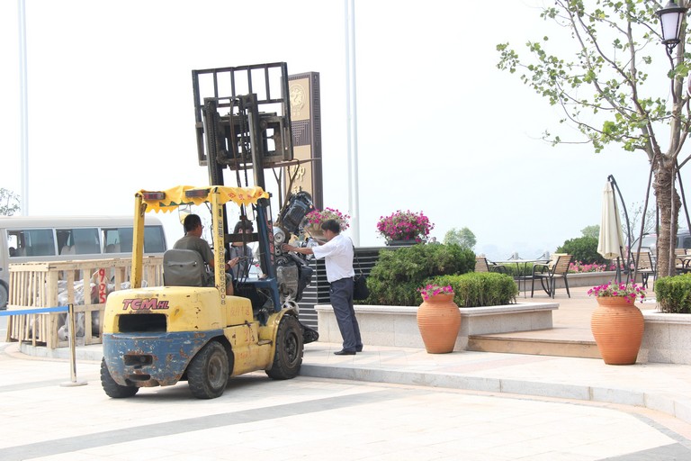 重12噸鐵藝變形金剛組裝搬運