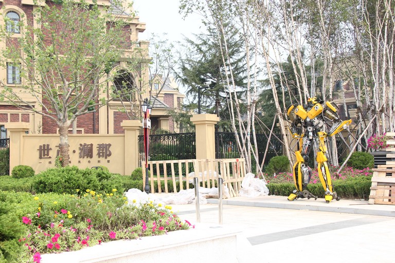 重12噸鐵藝變形金剛組裝搬運