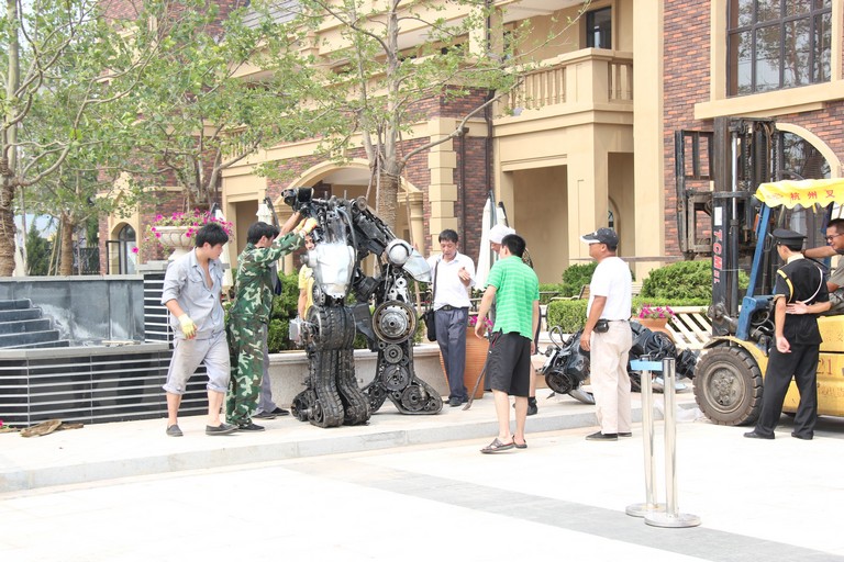 重12噸鐵藝變形金剛組裝搬運