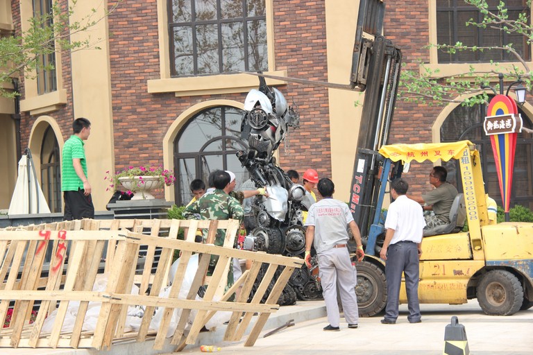 重12噸鐵藝變形金剛組裝搬運