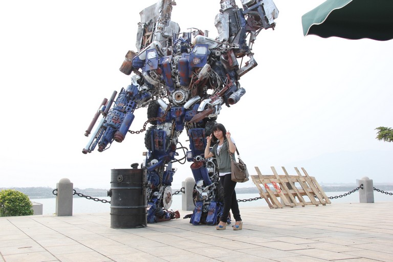 重12噸鐵藝變形金剛組裝搬運